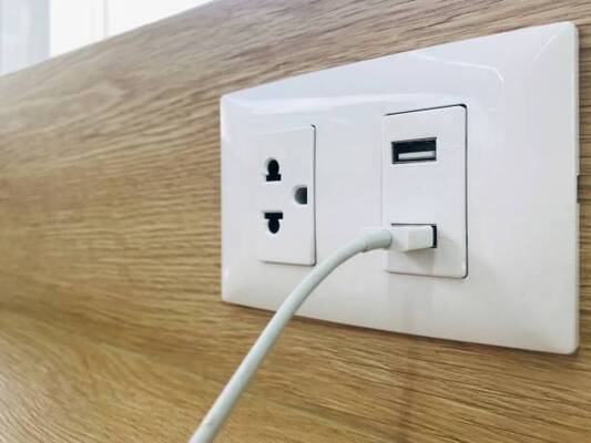 13 Reasons To Upgrade To USB Electrical Outlets