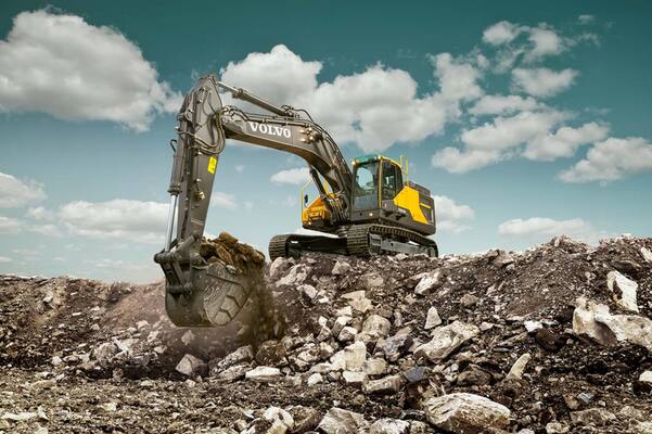 Maximizing Efficiency and Productivity with Dingo and Excavator Hire