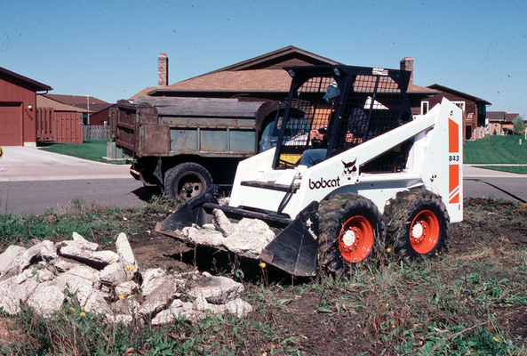 Wondering How to Ease Material Transportation? Consider Bobcat Hire