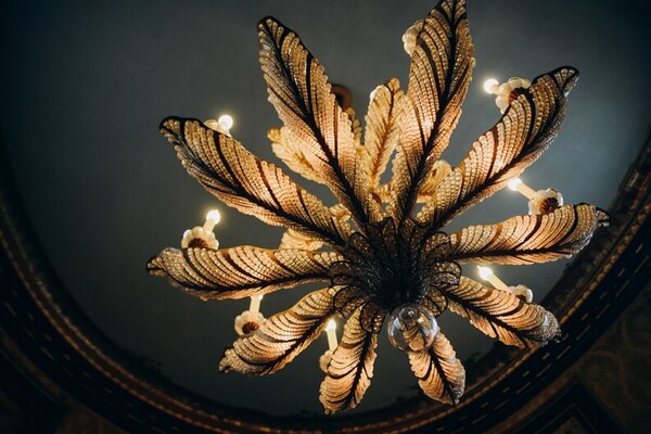 Murano Glass Chandeliers: Masterpieces of Italian Craftsmanship