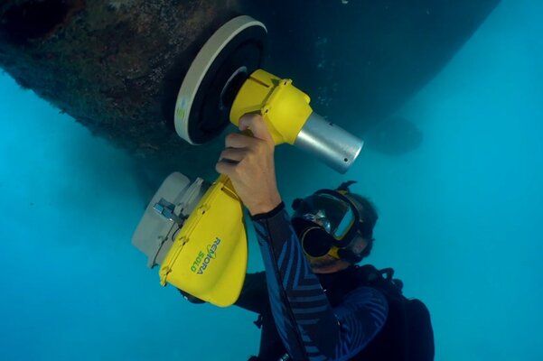 PalmBeachUnderwater: Your Path to Pristine Waters – Boat Bottom Cleaning Expertise