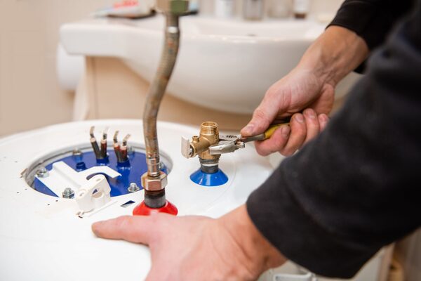 Expert Water Heater Replacement in San Antonio: JCEnriquezPlumbing Delivers Quality