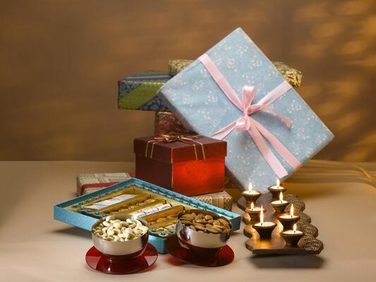 Distance Can't Dampen the Spirit of Diwali: Send Diwali Gifts to USA