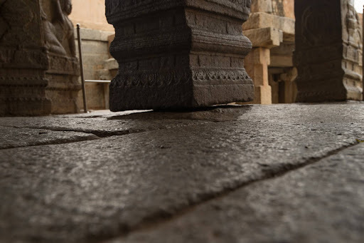 The Marvels Hanging pillar Of Lepakshi Temple