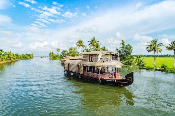 Exploring the Best Houseboats in Kerala