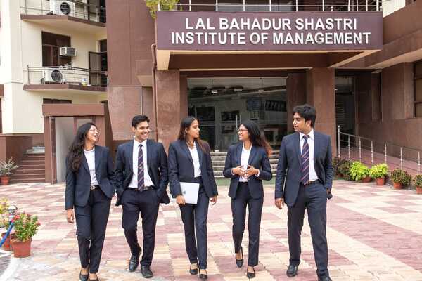 Accelerate Your Career: Direct Admission at LBSIM Delhi