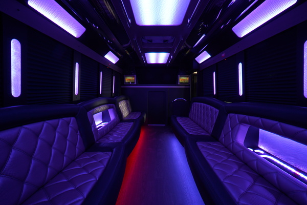 Cedar Rapids Limo: Your Luxury Ride Awaits