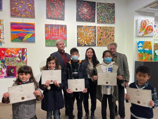 Au nom de l'amour Exposition internationale d'art jeunesse et enfants 2021 à Paris, France Liste des gagnants