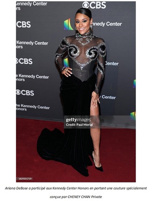 L’actrice oscarisée Ariana DeBose portait une tenue de CHENEY CHAN Private Special Couture au gala du Kennedy Center Honors