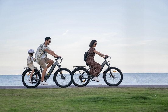 Onthulling van het perfecte valentijnscadeau: de DYU C1 26 inch elektrische stadsfiets