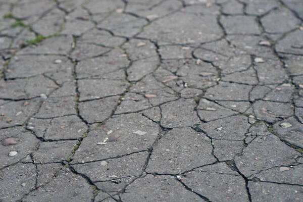 12 Reasons Why Your Asphalt Driveway Has Cracks