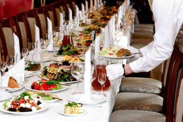 12 Reasons Why You Should Hire A Wedding Caterer