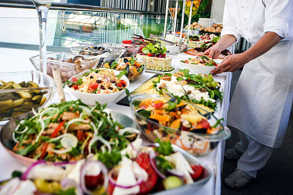 9 Secrets To Choosing The Perfect Wedding Caterer